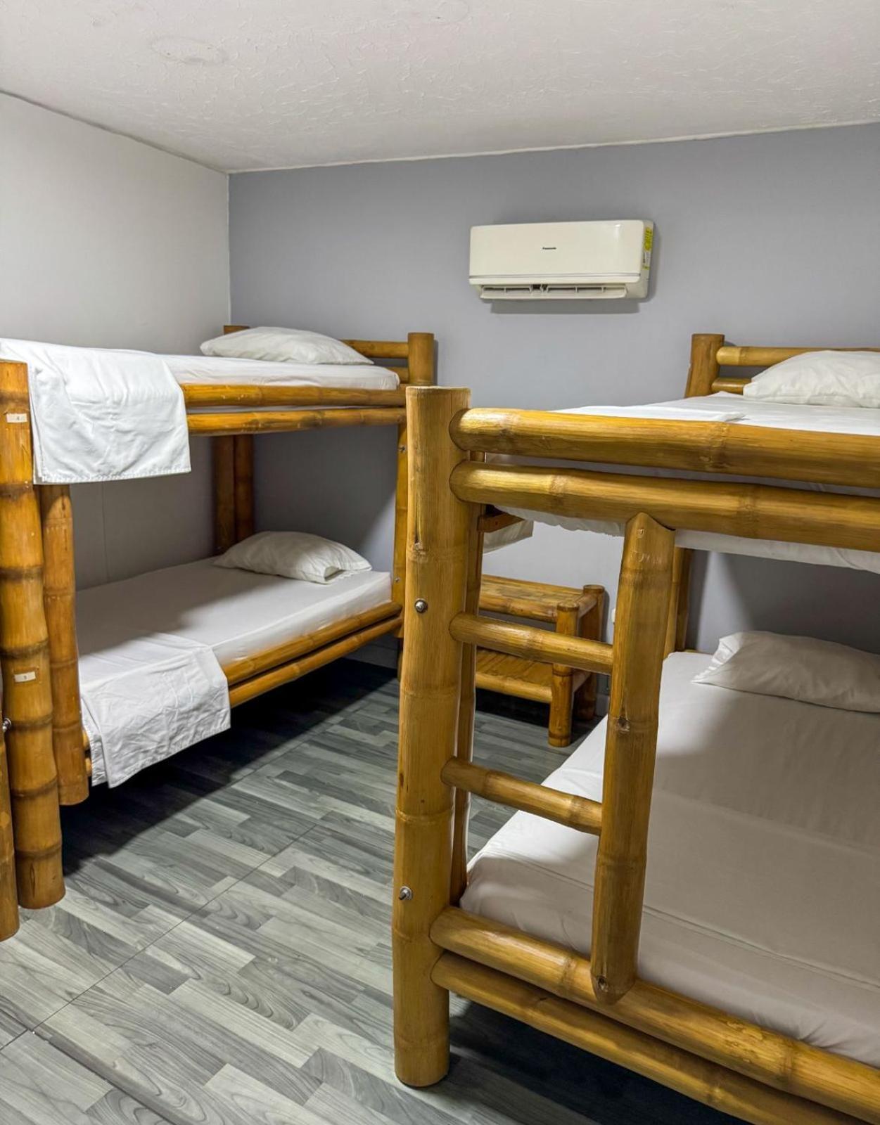 Santiago Dc Hostal 420 Weedfriendly Cali Buitenkant foto