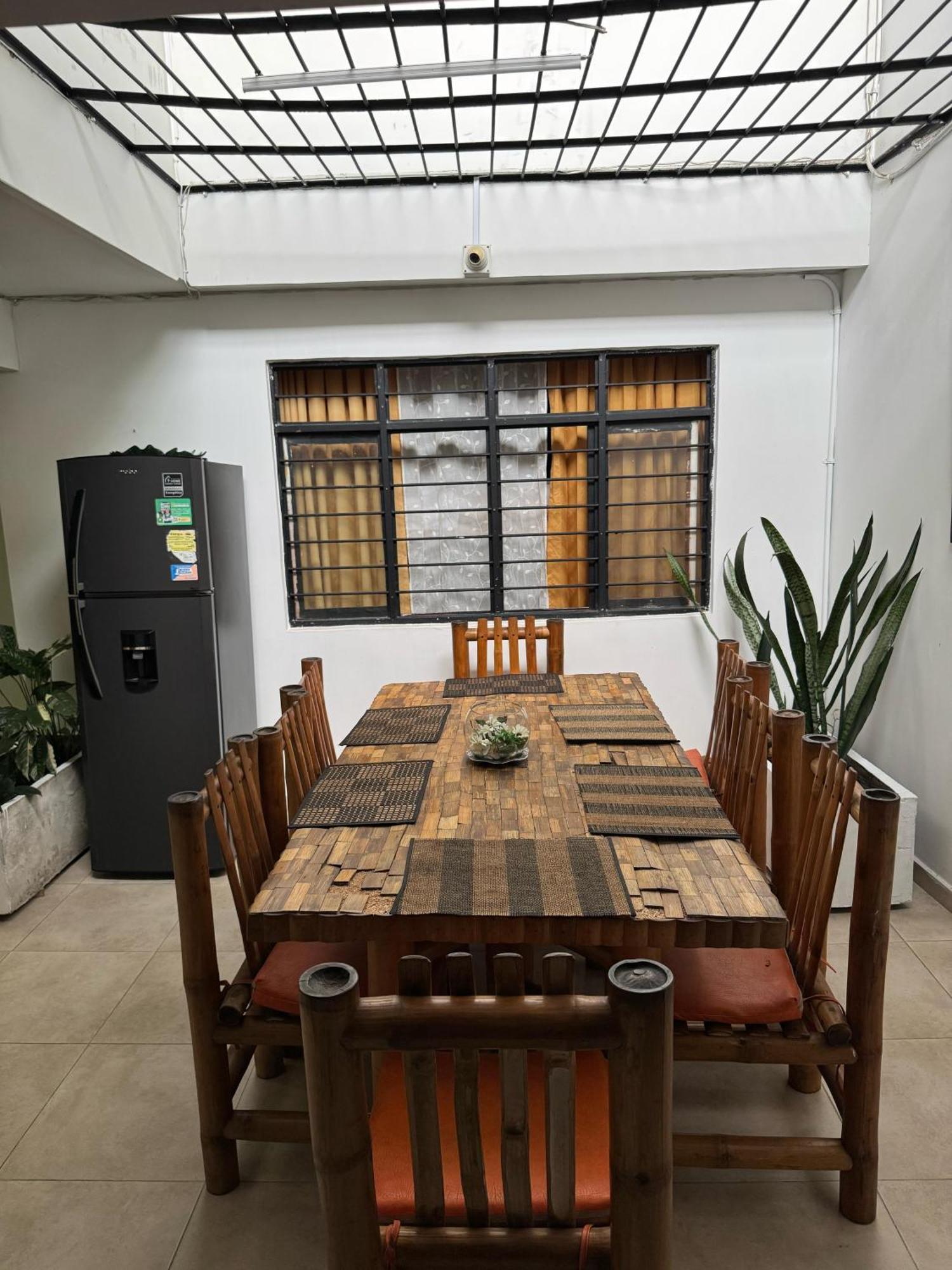 Santiago Dc Hostal 420 Weedfriendly Cali Buitenkant foto