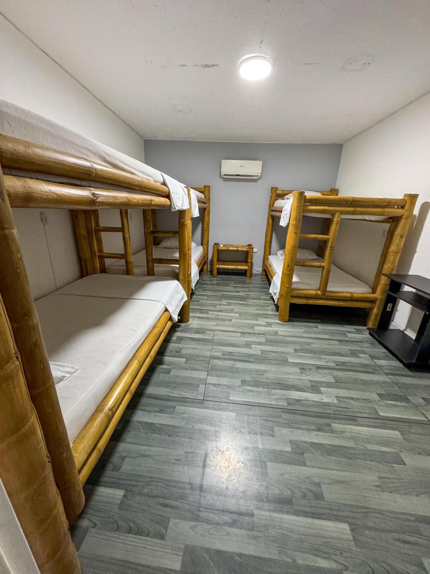 Santiago Dc Hostal 420 Weedfriendly Cali Buitenkant foto